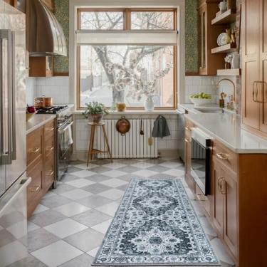 Imagem de WILLSUN Tapetes de área laváveis, tapetes antiderrapantes boho de 5 x 15 cm para cozinha, sala de estar, quarto, tapete vintage lavável à máquina, tapete com estampa floral interna para decoração de