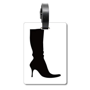 Imagem de Botas de cano alto pretas com desenho simples, bolsa de mala, etiqueta para cartão de bagagem, etiqueta para pendurar