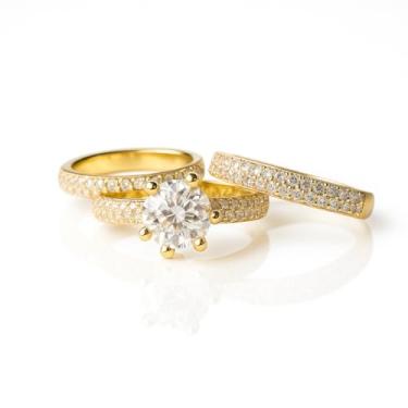 Imagem de Trio de Anéis Femininos Banhado a Ouro 18K Solitário Zircônia Grande e 2 Aparadores Microcravejados (22)