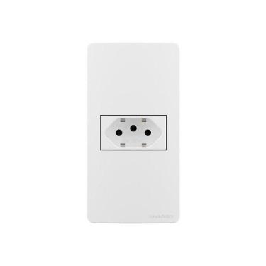 Imagem de Placa Para Condulete Caixa 1" Com Tomada Margirius Sleek 2p+t 10a Bran