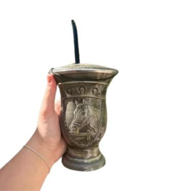 Imagem de Kit Chimarrão: Cuia Porongo com Gravura de Cavalo, Bomba de Inox e Bocal de Inox (Bege Preto)