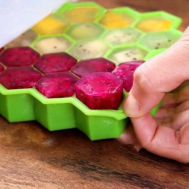 Imagem de Forma de Gelo e Chocolate Colméia Flex de Silicone com Tampa – 37 Cavidades, Flexível e Resistente ao Calor – FLIPSELL