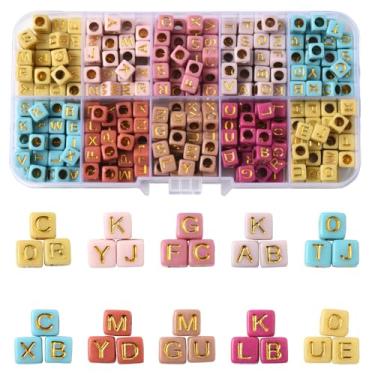 Imagem de MakemadeDIY 450 peças de contas de acrílico aleatórias com letras cúbicas para fazer pulseiras da amizade, 8 cores, metal, lacado, dourado, buracos grandes, contas do alfabeto para pulseiras, colares