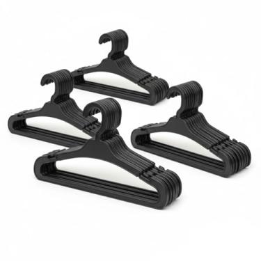 Imagem de Kit 12 Cabides Plásticos Reforçados – Antiderrapante – Para Roupas, Camisas e Casacos – Cabide Adulto Durável