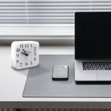 Imagem de Relogio de mesa classico para casa, mostrador preto, a pilha, moderno, elegante, branco.