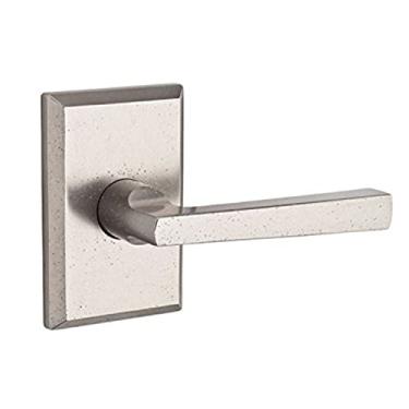 Imagem de Baldwin Reserve ENTAPRSR492 Entry Taper Lever and Rustic Arch Rose Maçaneta de Porta White Bronze Finish
