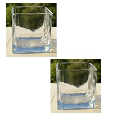 Imagem de Pacote com 2 vasos de vidro quadrados de 10 x 10 x 10 cm com flores transparentes para centro de mesa