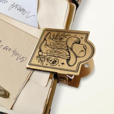 Imagem de ANATTASOUL Clipe de diário vintage botas e chapéu de cowboy clipe de caderno de viagem de metal, clipes decorativos de latão resistente para livro, papel, marcador de página