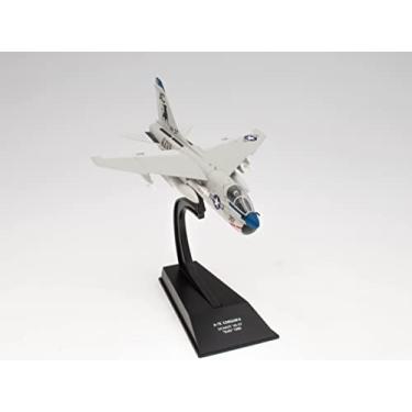 Imagem de OPO 10 - 1/100 Military Fighter Aircraft Compatible with A-7E Corsair II US Navy VA-37 Bulls 1980 - CP41