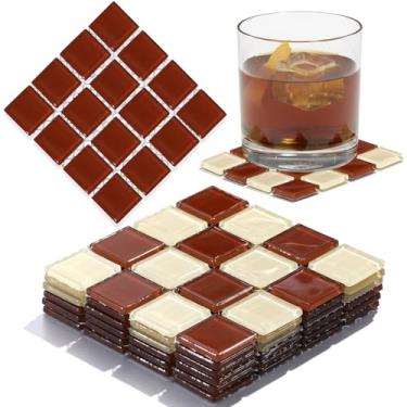Imagem de Queekay Conjunto de 6 porta-copos xadrez marrom e bege para bebidas de vidro quadrado de 10 cm, tapete de mesa xadrez para mesa de café, bar, decoração de casa, ideia de prato decorativo de Natal