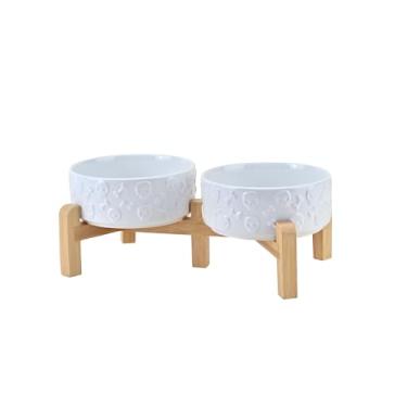 Imagem de SPUNKYJUNKY Tigelas elevadas de cerâmica para cães e gatos, 13 cm, com suporte de bambu antiderrapante para filhotes, raças pequenas, seguras para micro-ondas - 382 g, crânio branco