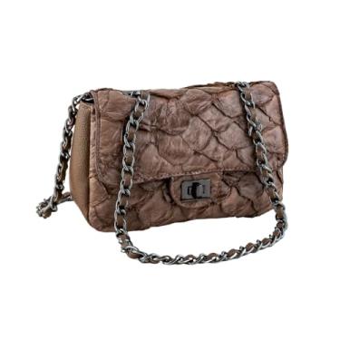 Imagem de Bolsa Feminina Isla em Couro Legítimo de Pirarucu, Sustentável, Tamanho Único – Marca Sool (Fendi)