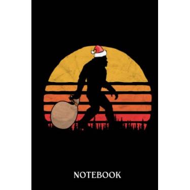 Imagem de Bigfoot notebook: Bigfoot Santa Claus Funny & Retro Christmas | 120 pages College Ruled Notebook | 6x9" Designer Cover | A Great Gift Bigfoot Believers, Enthusiasts, Researchers & Fans