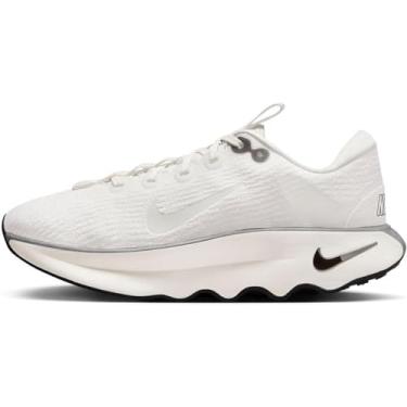 Imagem de Nike Motiva Tênis feminino de caminhada (DV1238-009, pó de fóton/hipervioleta/leite de coco), Summit Branco Summit Branco Vela Preta, 40