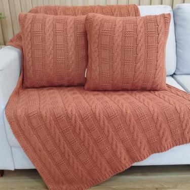 Imagem de Kit Manta Tricot Luxo 150x90cm + 2 Almofadas com Enchimento | Zíper Invisível | Fibra Siliconada | Sofá Sala | Xale Decorativo Elegante d05 (Terracota/Matte)