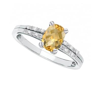 Imagem de Tirafina Pedras preciosas naturais cortadas em almofada com anel de topázio branco, estilo também disponível em pedras preciosas criadas em laboratório e safiras brancas criadas em laboratório,