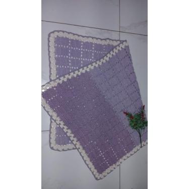 Imagem de Tapete Decorativo de Crochê Artesanal, Passadeira em Lilás com Borda Branca, 120x72cm, Confeccionado à Mão