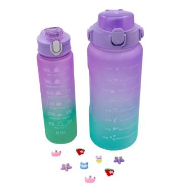 Imagem de Galão de Água Degradê 2L + Squeeze 900ml – Com Adesivos 3D, Marcações Motivacionais e Canudo | Perfeito para Fitness, Caminhada e Dia a Dia| Lilás