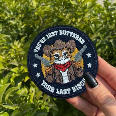 Imagem de You've Just Buttered Your Last Biscuit Patch de 7,6 cm engraçado guaxinim cowboy humor ferro em/costurar em tecido bordado apliques adesivos para caminhoneiro chapéus roupas mochila acessórios DIY
