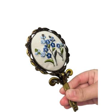 Imagem de Leimandy Espelho de mão oval vintage com alça, espelho de maquiagem, espelhos de viagem, espelho portátil para viagem, uso doméstico e nupcial L5 (azul ForgetMeNot)