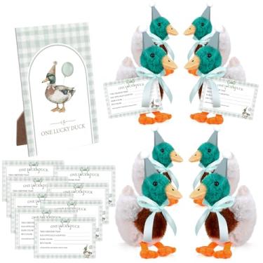 Imagem de Arrowbash 26 Pcs One Lucky Duck Birthday Decorations Mallard Duck Hunting First Birthday Party Favors 8 Sets 9.9" Mallard Ducks Stuffed Animal with Hats, 8 Cards, 1 Wood Table Decor for 1st Gifts
