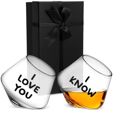 Imagem de Singhoow I Love You I Know Vinho sem haste gravado à mão com caixa de presente, conjunto de 2 ideias de presente de taça de vinho para casais, aniversário, casamento, noivado, presente de dia dos