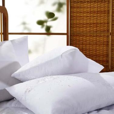 Imagem de Kit 4 Capas Protetoras de Travesseiro Impermeável Antialérgicas, Antiácaro e Antimofo (Silencioso) 50x70 C/ Ziper Lateral para Fechamento - Travesseiros Limpos e Protegidos