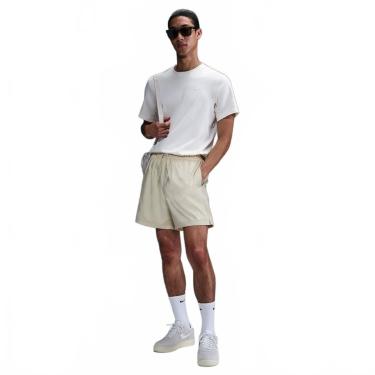 Imagem de Shorts Nike Club Flow Masculino-Masculino