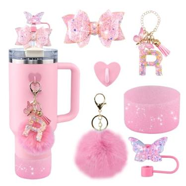 Imagem de Conjunto de 6 peças de acessórios de copo Stanley rosa - tampa de cobertura de palha de borboleta, laço brilhante para canudo, bota de silicone brilhante, pingente de letra e pompom para copos satnley