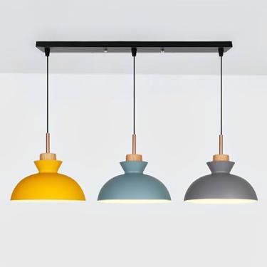 Imagem de Lustre moderno E26 para interiores, estilo linear, com cúpula metálica colorida, 3 lâmpadas, ideal para sala de jantar, quarto, cozinha ou ilha. Altura ajustável.