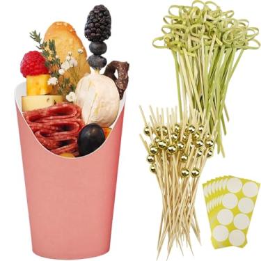 Imagem de CAMKYDE 50 copos de charcutaria + 200 palhetas de coquetel + 56 etiquetas, copos de charcutaria descartáveis de 350 ml com palitos (2 tipos), copo de batata frita de papel rosa para aperitivo para