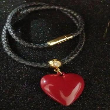 Imagem de Colar em Couro Coraçao Paixao Country Banhado a Ouro 18k Joias Lepich,