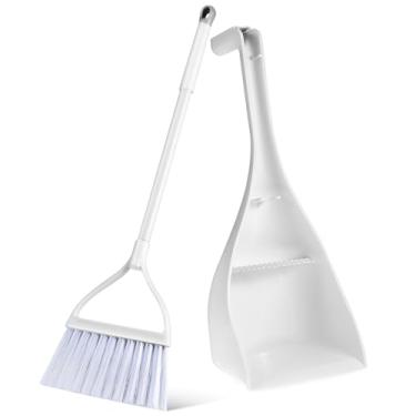 Imagem de MAGICLULU Conjunto de mini vassoura e pá de lixo, ferramenta de limpeza compacta para meninos e meninas, escova de cerdas macias para limpeza de casa e sala de aula