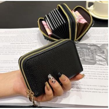 Imagem de Carteira feminina de couro genuíno com dobra dupla/tripla - Suporte minimalista para cartão de crédito com bloqueio de RFID e bolso para moedas, Preto, Casual