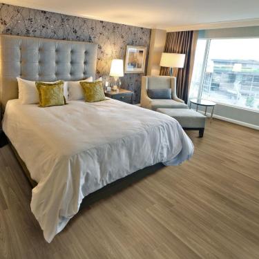 Imagem de Piso Vinílico em Régua Tarkett Ambienta Liso 3mm x 18,4cm x 95cm m² - caixa com 3,32m2 - Cedro