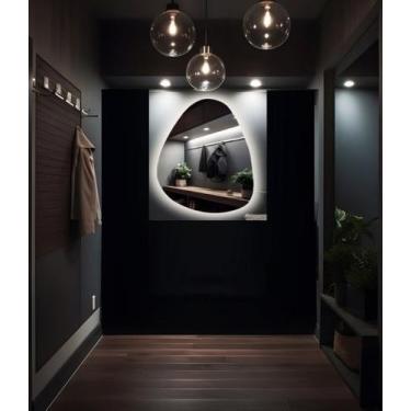 Imagem de Espelho orgânico decorativo iluminado com led frio 55x77cm - Woodglass