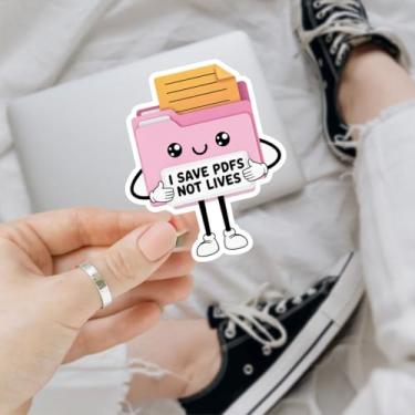 Imagem de 3 adesivos de vinil I Save PDFs Not Lives – Decalques engraçados de pasta de escritório de 7,6 cm para administradores, assistentes, funcionários de TI, funcionários – Pacote de adesivos à prova