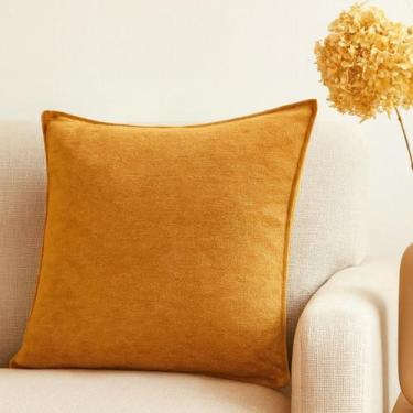 Imagem de Capa de almofada boucle mostarda 50x50 cm - CIA DAS ALMOFADAS