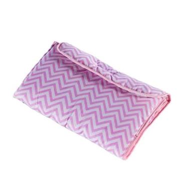 Imagem de Trocador de Fralda Portátil Impermeável Acolchoado com Bolso - Estampa Safari Verde (CHEVRON MARINHO)