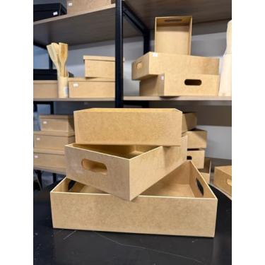 Imagem de Bandeja MDF Cru com Alça Vazada Organizadora Decorativa Multiuso P M G Ideal Para Presente Personalização Armazenamento Gourmet Artesanato Ateliê Escritório Lojas e Eventos (Grande (35x25x9))