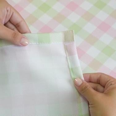 Imagem de Caminho de Mesa Piquenique Estampa Digital 1,30m x 40cm em Microfibra - Trilho Decorativo com Cores Vivas, Toque Macio e Secagem Rápida (Estampa 2 Branco)