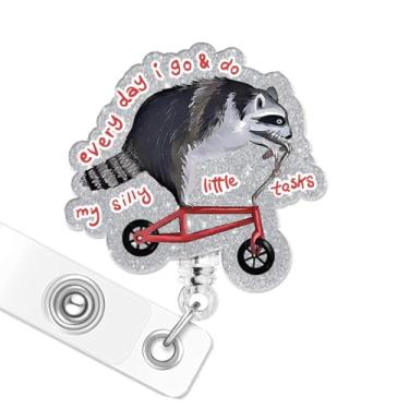 Imagem de Carretel de crachá de enfermeira de guaxinim engraçado, suporte retrátil com clipe jacaré, carretéis de crachá de cartão de identificação fofos para LPN CNA MA enfermeiras médicas, professoras de