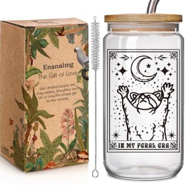Imagem de Enanaimg Copo de vidro de guaxinim de 473 ml com tampa e canudo para colega de trabalho, melhor amigo, homens e mulheres - In My Feral Era, ideia engraçada de presente de aniversário para ele ou ela
