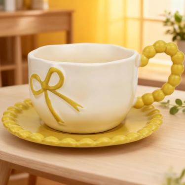 Imagem de Disoza 12 Oz Amarelo Porcelana Chávena De Chá Café Com Laço Cerâmica Conjunto Canecas Personalizadas Pires Caneca Coquette Fofa Para Mulheres Menina