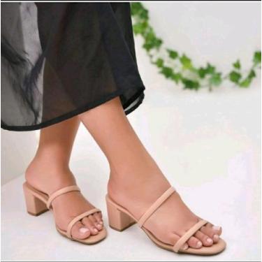 Imagem de Tamanco Feminino Duas Tiras Salto Medio - Rozes, Nude, 35