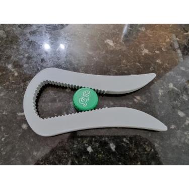 Imagem de Abridor de garrafas pet e pequenos potes - Print42CWB