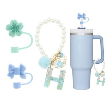 Imagem de Acessórios de berloque de letras para Stanley Cup 30 e 1,134 g com alça, decoração de joias inclui 3 peças de pingentes fofos de letra inicial para Stanley Tumbler com 2 peças de topo de palha de