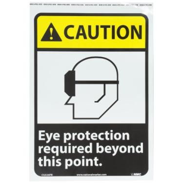 Imagem de NMC CGA26PB CUIDADO – Proteção ocular necessária além deste ponto. – Placa de alerta de vinil PS de 25,4 x 35,5 cm com gráfico, texto preto/branco na base amarela/preta