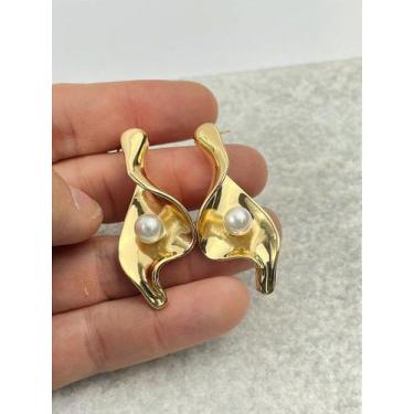 Imagem de Brinco Concha com Pérola - Banho de Ouro 2 Milésimos e Verniz - 1 Par 