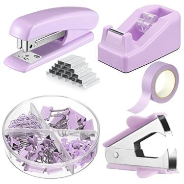 Imagem de O kit de acessórios de mesa inclui grampeador, grampos, removedor de grampos, dispensador de fita, 22 clipes de fichário, 30 clipes de papel, 20 pinos de pressão, 2 rolos de fita, acessórios de mesa bonitos para mulheres (roxo)